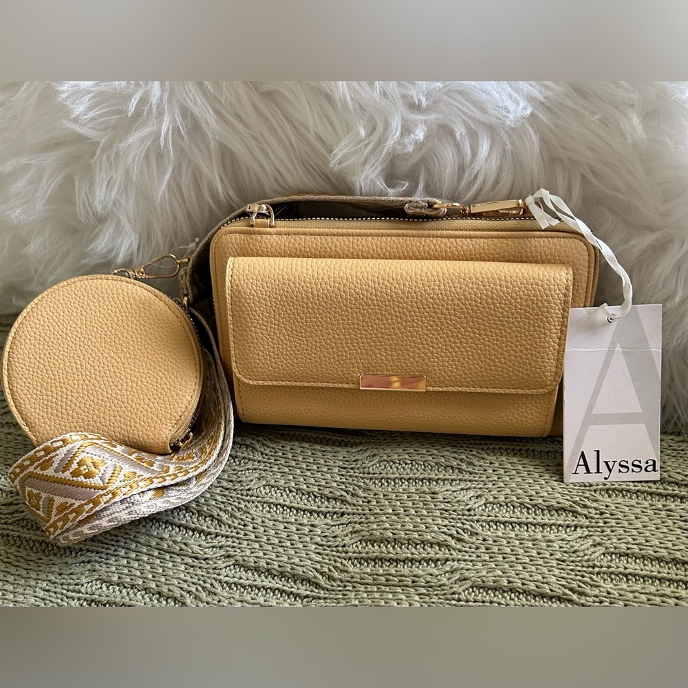 NWT Alyssa Yellow Pebbled Leather Crossbody Bag with Coin Pouch